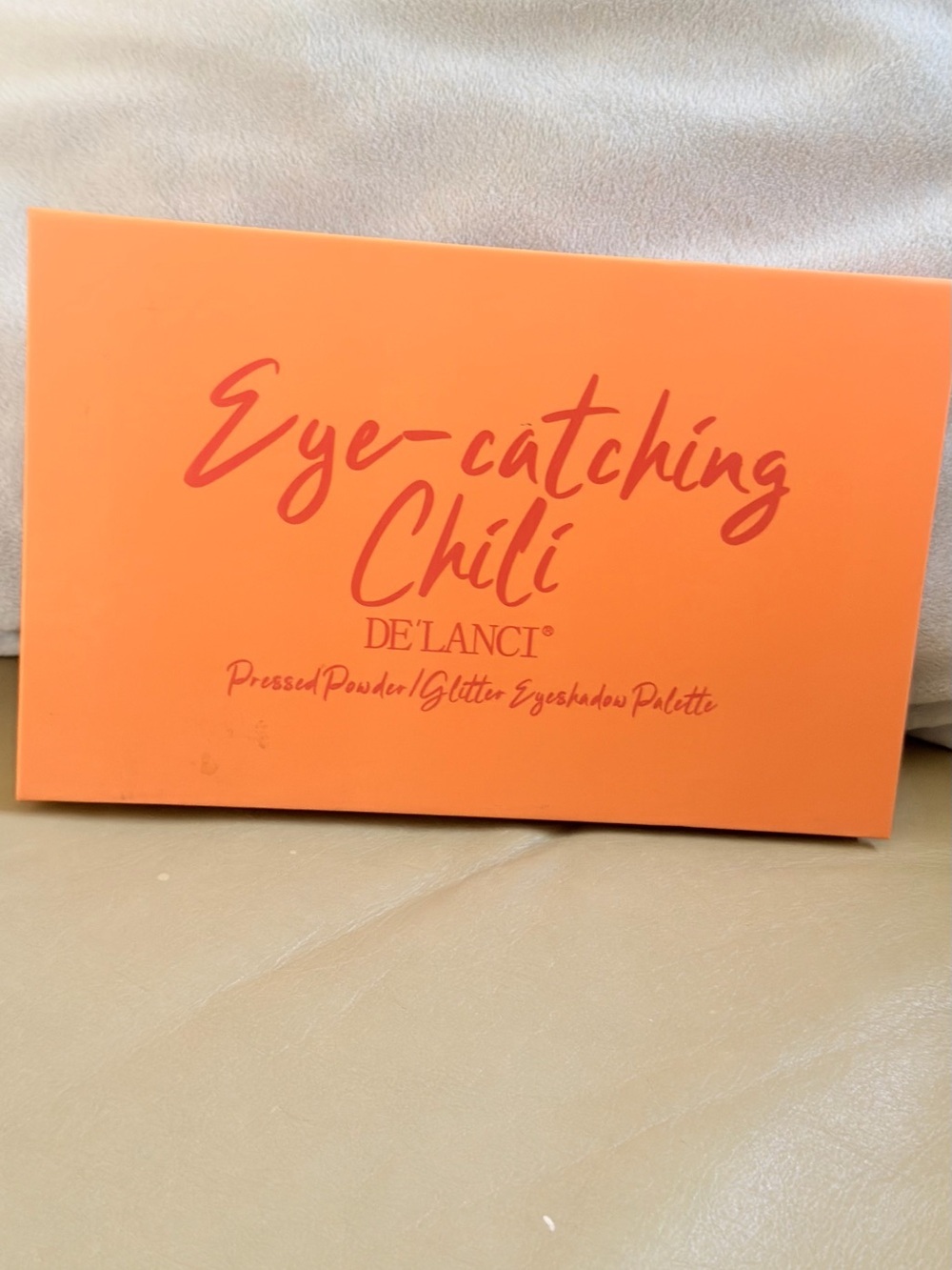 Eye-catching Chili Eyeshadow Palette - DE'LANCİ